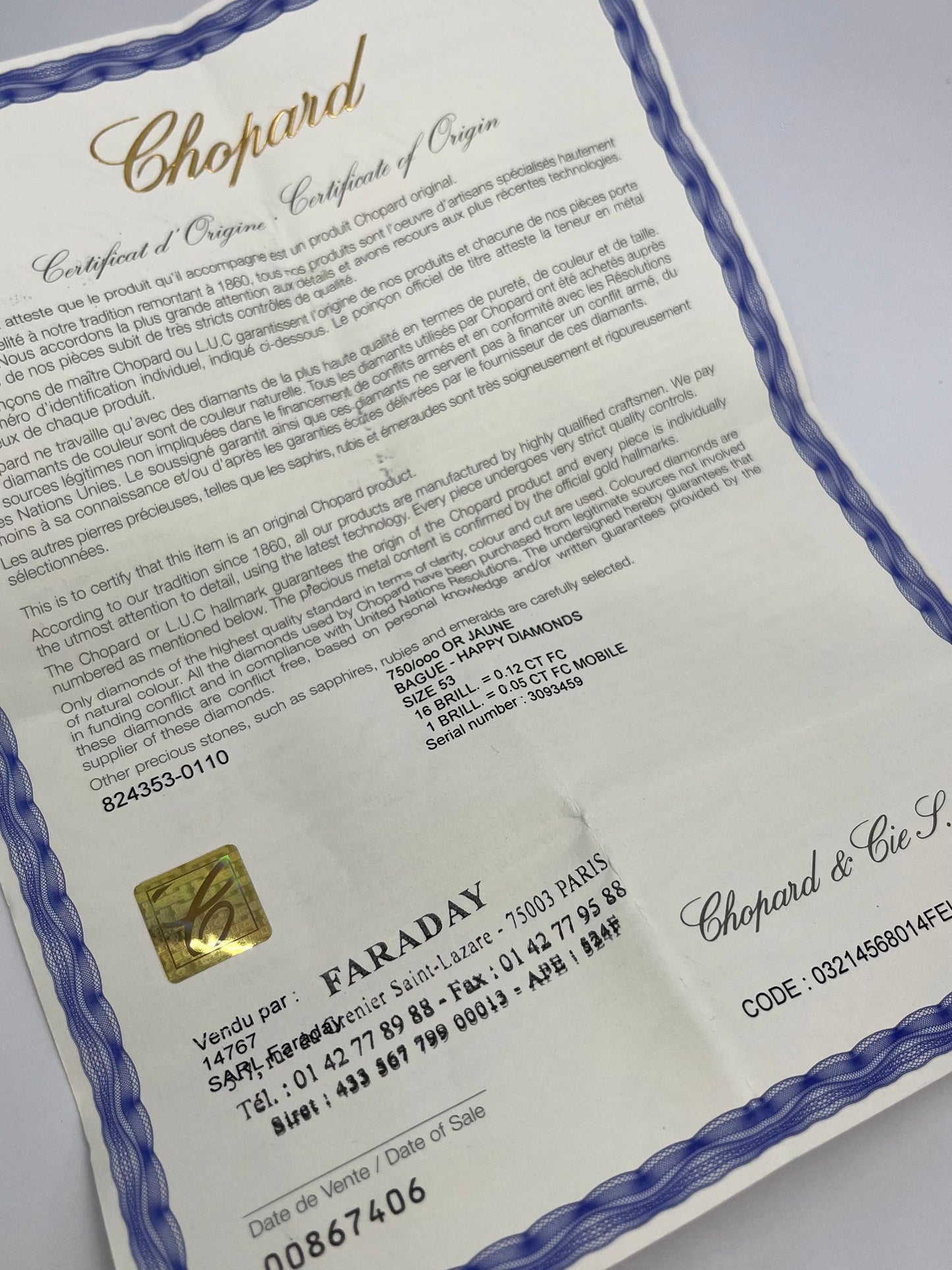 Bague iconique Chopard Happy Diamonds en or jaune 18 carats, ornée de diamants mobiles totalisant 0,17 ct. Une création précieuse au design ludique et raffiné, symbole du savoir-faire de la maison Chopard. Parfaite pour offrir ou se faire plaisir avec une touche d’élégance et de mouvement.