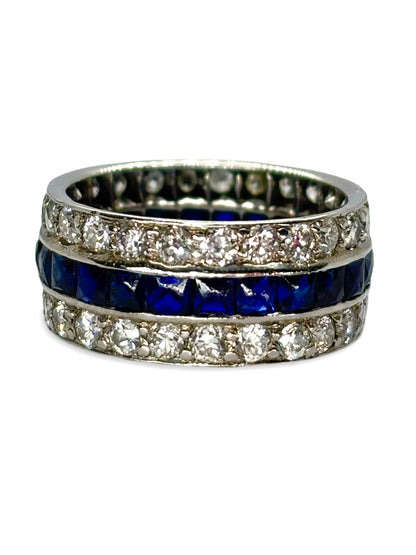 Alliance tour complet en or blanc, élégamment sertie de saphirs bleus et de diamants scintillants. Ce bijou d’exception allie raffinement et éclat, idéal pour célébrer un engagement ou un moment précieux. Chaque pierre est soigneusement sélectionnée pour sublimer l’alliance et offrir un rendu lumineux et sophistiqué.