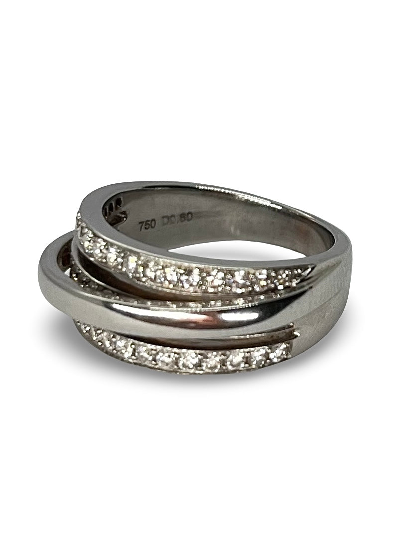 Bague en or blanc 18 carats sertie de diamants d’un poids total de 0,60 carat. Un bijou élégant et raffiné, parfait pour célébrer un moment unique. L’éclat des diamants se marie harmonieusement à la pureté de l’or blanc pour offrir une pièce lumineuse, idéale pour une occasion spéciale ou un cadeau précieux.