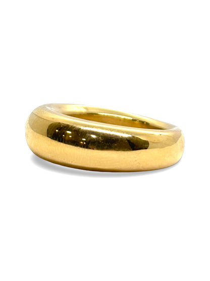 Bague jonc Chaumet en or jaune 18 carats au design épuré et intemporel. Ce bijou de luxe met en valeur la beauté de l’or jaune grâce à des lignes élégantes et une finition soignée. Appréciée pour son raffinement et son style classique, cette bague signée Chaumet s’adapte aussi bien à un port quotidien qu’aux grandes occasions.