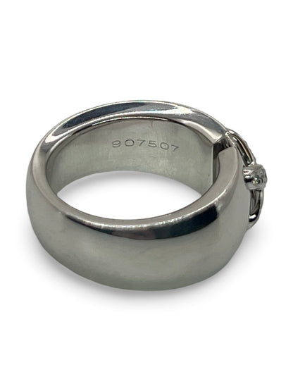 
Découvrez la superbe bague Liens de la maison Chaumet, un bijou raffiné alliant élégance et savoir-faire joaillier. Ce précieux anneau, symbole d’attachement et de sophistication, est vendu avec sa boîte d’origine Chaumet, garantissant son authenticité et son prestige. Parfait pour une occasion spéciale ou pour sublimer votre collection de bijoux.