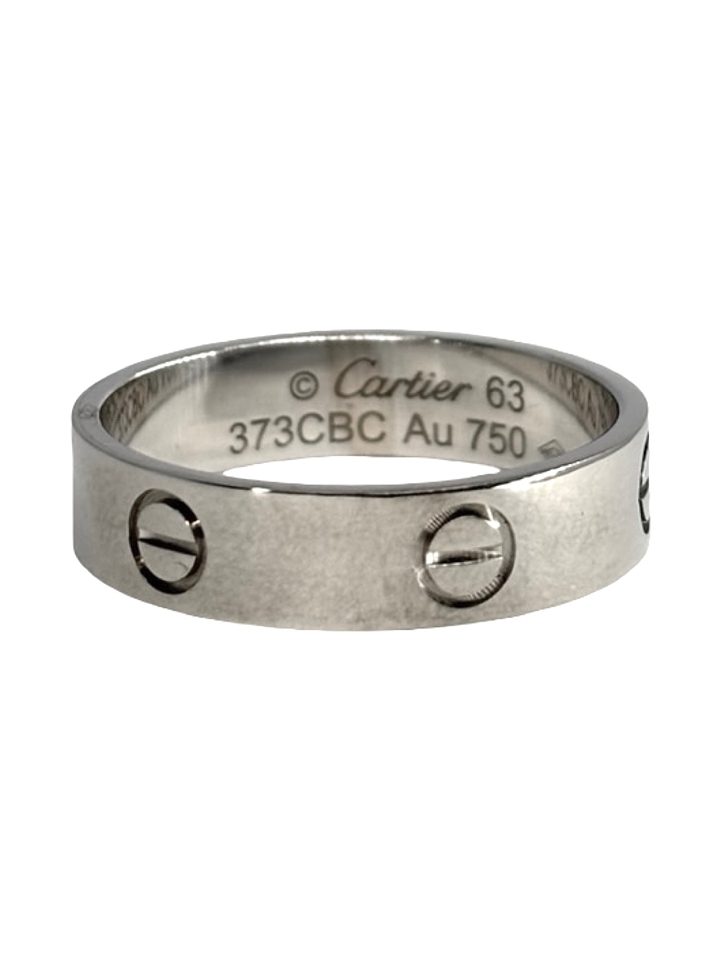 Bague Love ring en or blanc 18 carats signée Cartier. Son design épuré, rythmé par les célèbres motifs vis emblématiques de la collection Love, incarne l’engagement et l’élégance intemporelle. Icône de la joaillerie contemporaine, cet anneau raffiné se porte seul ou en accumulation pour sublimer la main avec modernité et distinction.
