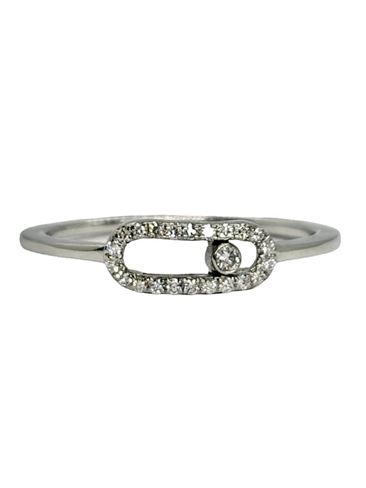 Bague Messika Move Uno en or blanc 18K sertie de diamants totalisant 0,15 ct. Cette bague de joaillerie signée Messika associe l’élégance de l’or blanc 18 carats à l’éclat délicat des diamants. Inspirée du célèbre modèle Move Uno, cette bague diamant séduit par son design contemporain, raffiné et intemporel. Un bijou précieux et élégant, idéal à porter au quotidien ou pour compléter une collection de bijoux en or blanc.
