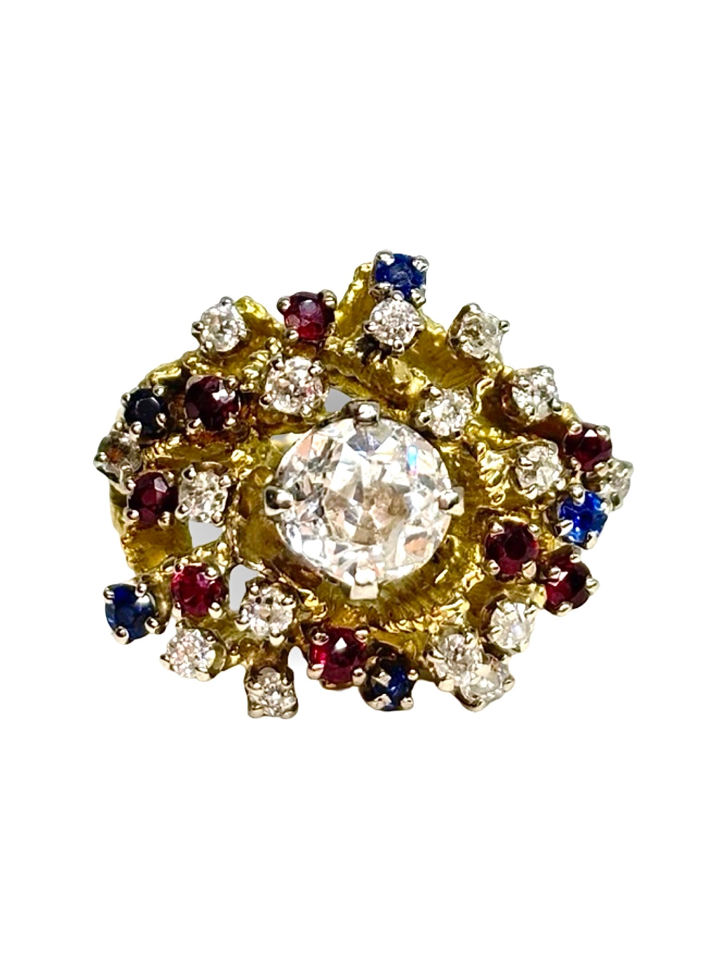 Bague ancienne en or jaune 18 carats sertie de diamants 1,40 ct, saphirs 0,20 ct et rubis 0,30 ct. Ce bijou de caractère séduit par son style vintage et son harmonie de pierres précieuses aux couleurs éclatantes. Idéale pour les amateurs de pièces uniques, elle apporte une touche d’élégance intemporelle et de raffinement à chaque tenue.
