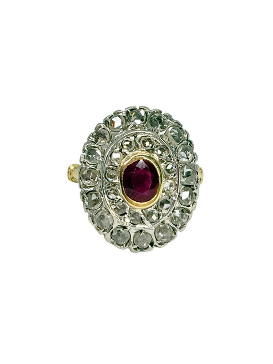 Bague ancienne en or jaune 18K (750/1000) sertie d'un rubis birman naturel d'environ 1 ct, accompagné de diamants naturels de taille rose. Cette bague vintage séduit par son élégance intemporelle, son style raffiné et la profondeur de son rubis. Elle est accompagnée d'un certificat de gemmologie Bellerophon et constitue un bijou ancien idéal pour une collection, un cadeau ou une bague de caractère alliant authenticité et savoir-faire.
