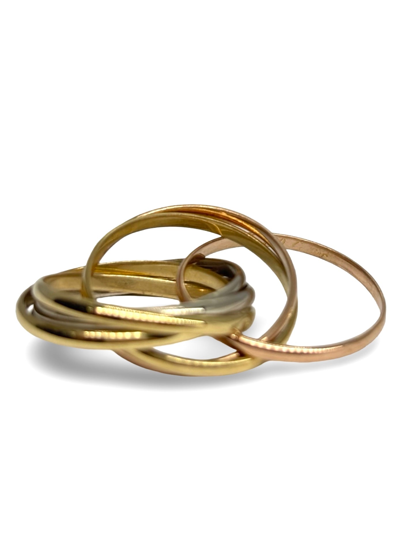 Bague Cartier Trinity Semainier en or 18 carats composée de plusieurs anneaux entrelacés au design iconique. Ce bijou de luxe allie élégance, symbolisme et savoir-faire joaillier. Appréciée pour ses lignes intemporelles et son style raffiné, cette bague Trinity Semainier constitue une pièce emblématique de la maison Cartier.