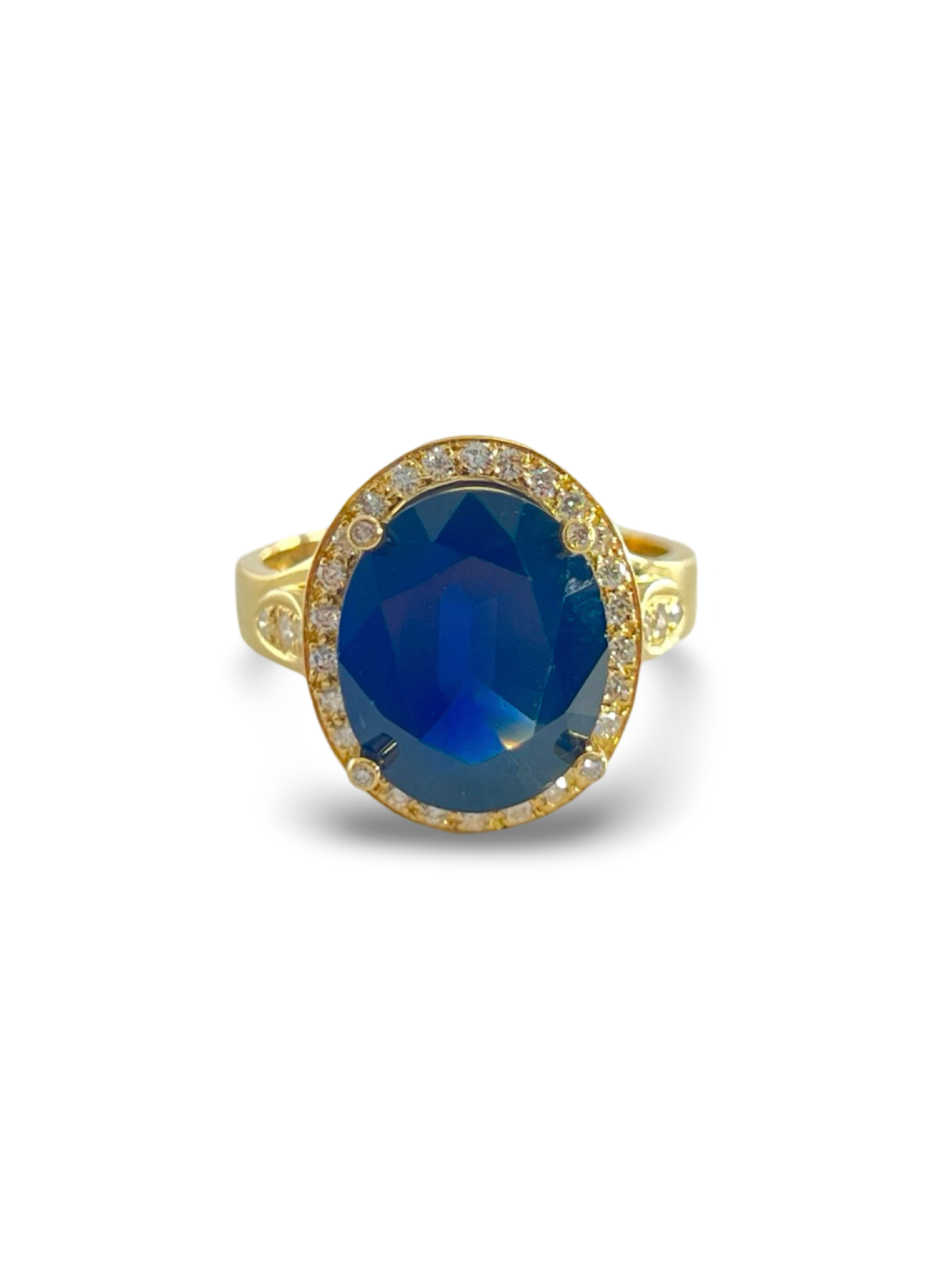 Découvrez cette somptueuse bague en or jaune 18K, mettant en valeur un saphir naturel d'environ 7 carats, accompagné de diamants naturels d’un total de 0,35 ct. Un bijou raffiné et élégant qui combine la beauté intemporelle du saphir et l’éclat des diamants. Parfaite pour une occasion spéciale, cette bague en or 18K apportera une touche de luxe et de sophistication à votre collection de bijoux.