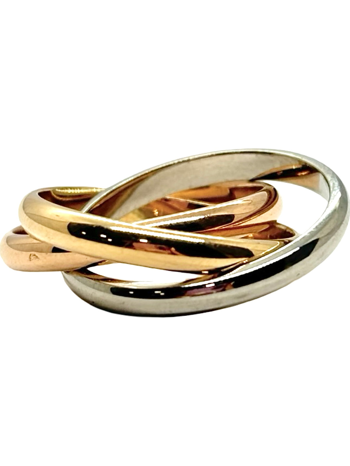 Bague 3 ors 18K élégante et raffinée, composée d’un harmonieux mélange d’or jaune, d’or blanc et d’or rose 18 carats. Cette bague tricolore en or 18K séduit par son design intemporel et sa finition délicate. Bijou précieux et féminin, cette bague en trois ors 18K s’accorde facilement avec tous les styles et peut être portée au quotidien ou lors d’occasions spéciales. Une création joaillière raffinée, idéale pour sublimer la main avec élégance.
