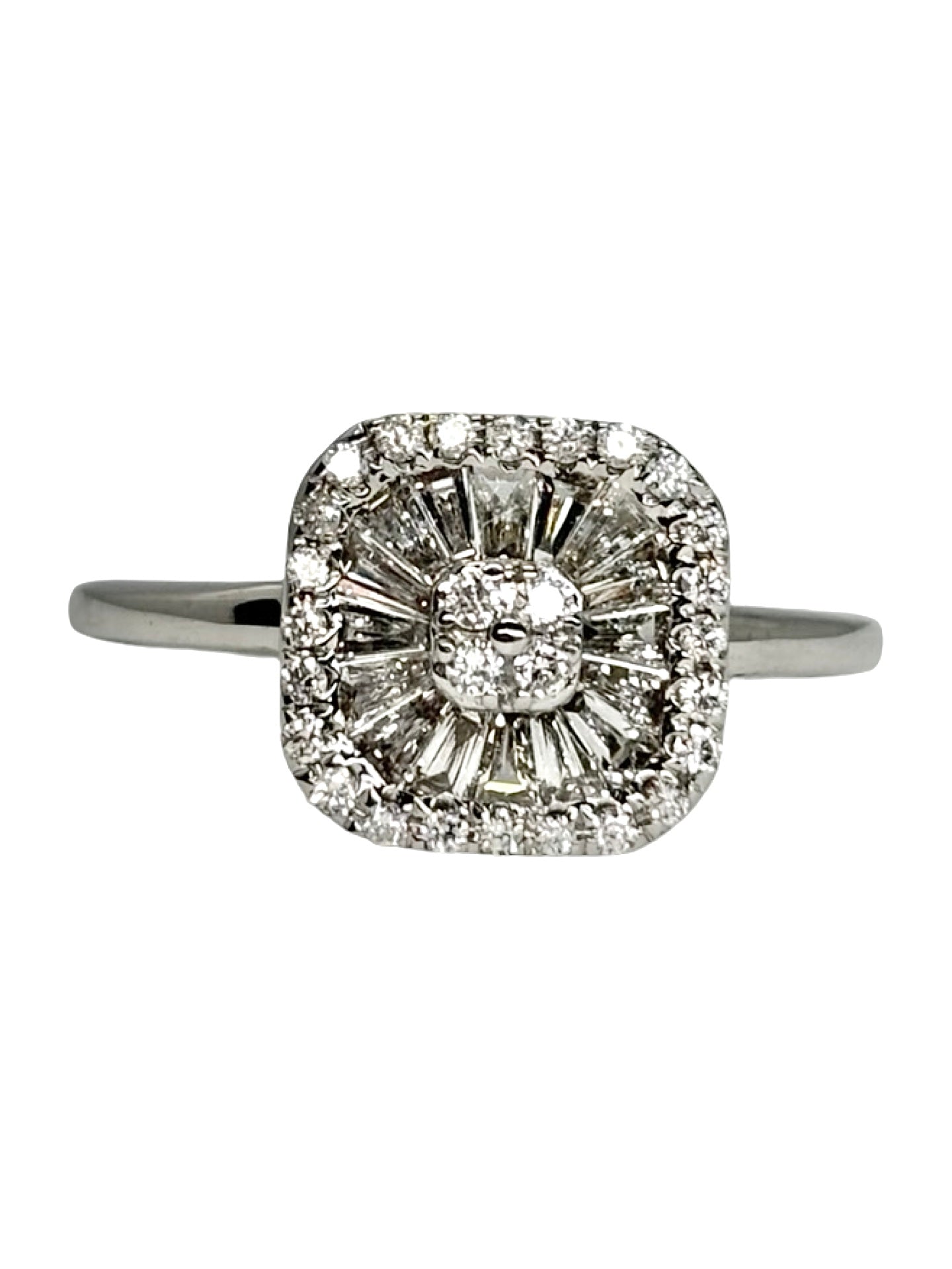 Bague en or blanc 18K sertie de diamants pour une élégance intemporelle. Cette bague joaillerie en or blanc 18 carats et diamants 0,50 ct se distingue par son design raffiné et son éclat lumineux. La bague précieuse met en valeur la brillance des diamants délicatement sertis sur l’or blanc. Une création élégante et sophistiquée, idéale pour sublimer une tenue ou offrir un bijou précieux. Bague diamant en or blanc 18K, parfaite pour les amateurs de joaillerie raffinée.