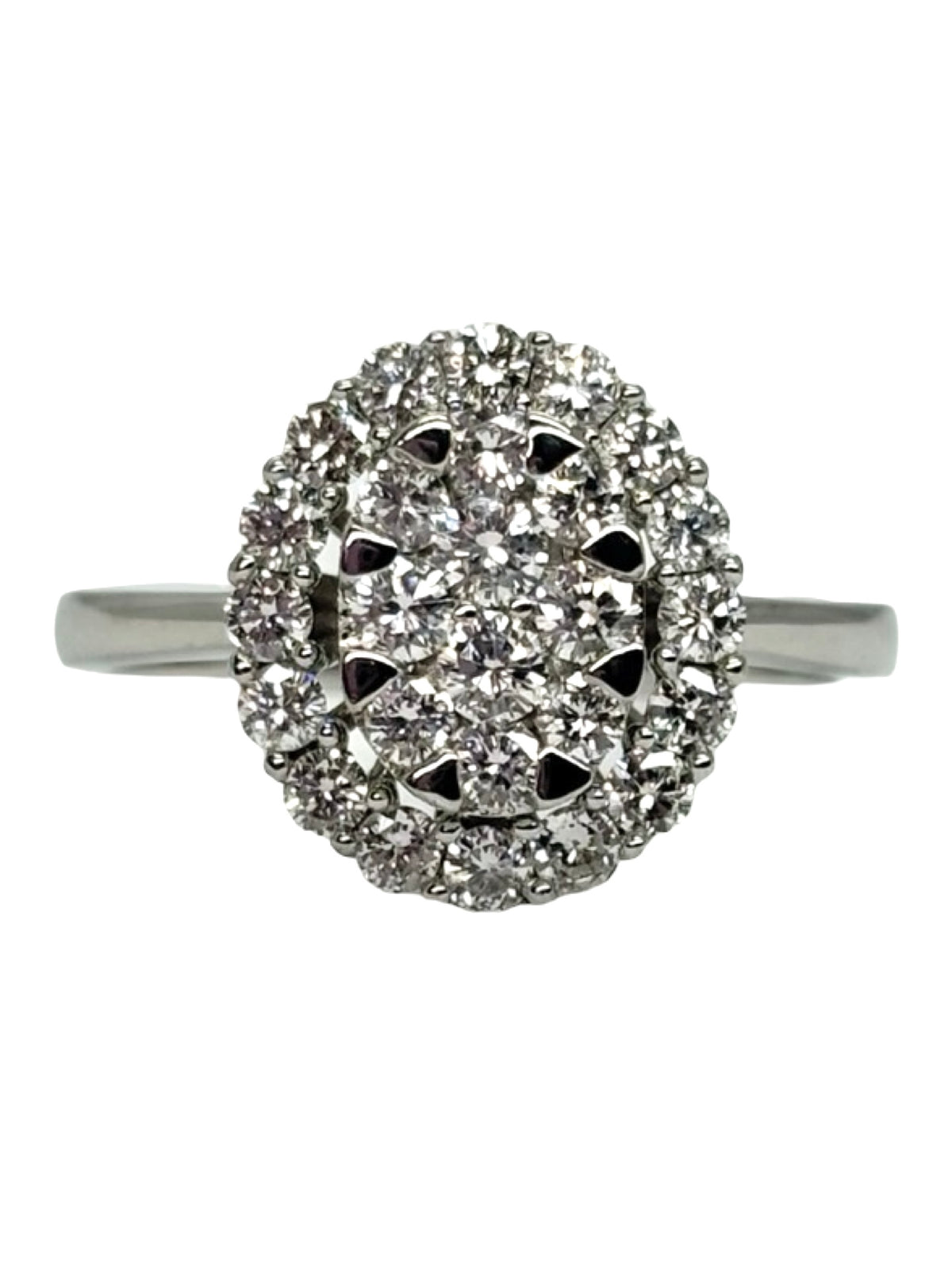 Bague en or blanc 18K sertie de diamants totalisant 1 ct. Cette bague de joaillerie élégante met en valeur l’éclat naturel des diamants sur un anneau en or blanc 18 carats. Son design raffiné et intemporel en fait un bijou précieux idéal pour sublimer une tenue au quotidien ou lors d’une occasion spéciale. Une bague diamant en or blanc 18K alliant élégance, finesse et sophistication.