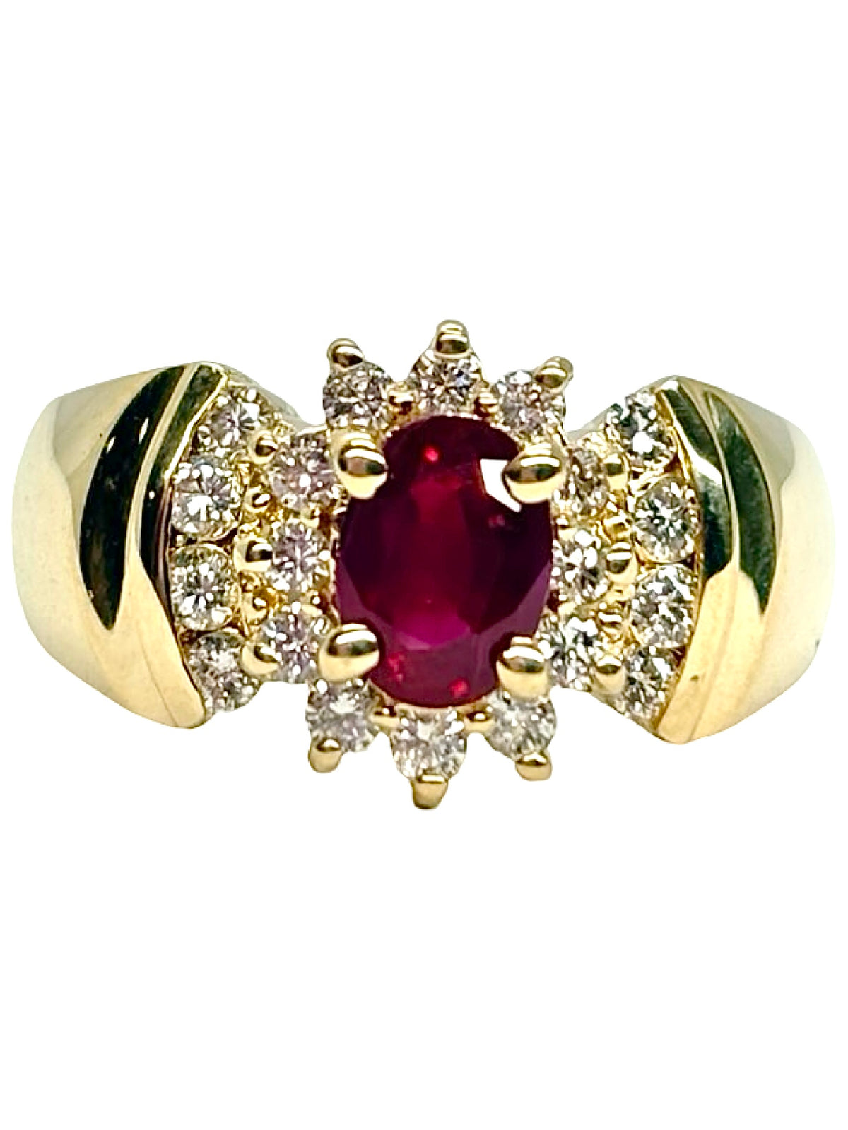 Bague en or jaune 14K sertie d’un rubis de 1 ct et de diamants naturels totalisant environ 0,50 ct. Cette bague de joaillerie associe la chaleur de l’or jaune 14 carats à l’intensité du rubis et à l’éclat des diamants. Son design élégant et raffiné met en valeur les pierres précieuses pour créer un bijou intemporel et sophistiqué. Une bague rubis et diamant idéale pour sublimer une tenue au quotidien ou lors d’une occasion spéciale.
