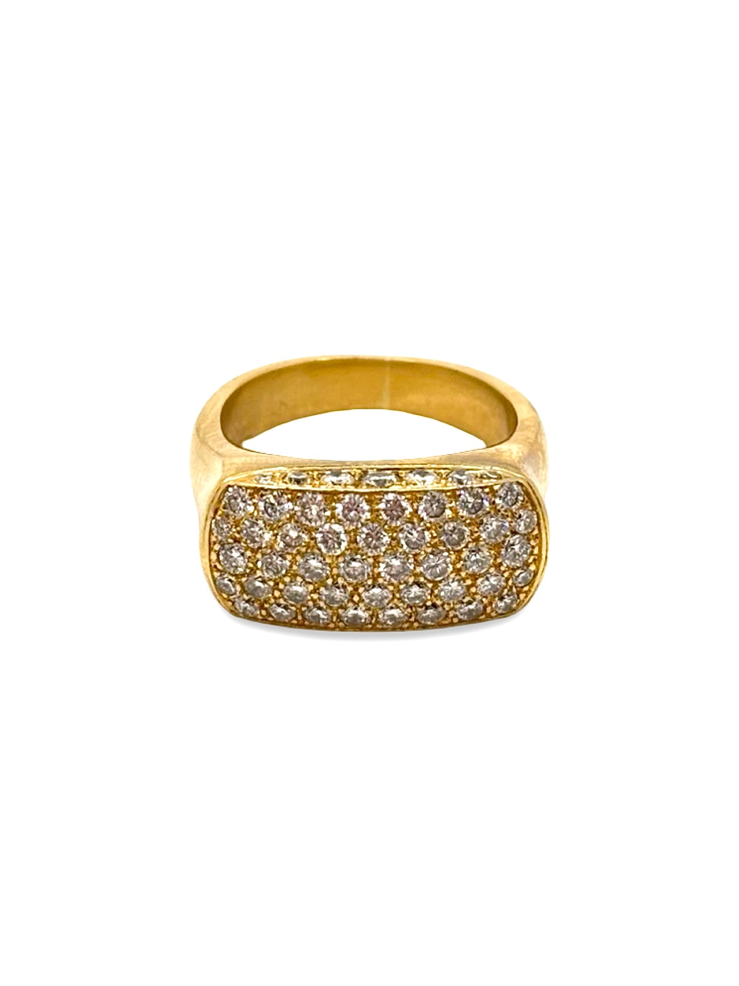 Bague en or jaune 18 carats sublimée par des diamants totalisant 1 carat. Ce bijou raffiné associe la chaleur de l’or jaune à l’éclat intemporel des diamants pour un rendu lumineux et élégant. Une création joaillière idéale pour célébrer une occasion spéciale ou enrichir une collection de bijoux précieux.