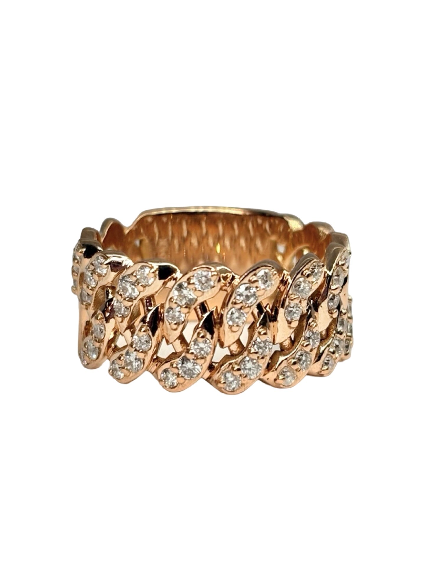 Bague en or rose 18K (750‰) sertie de diamants totalisant 0,60 carat. Son design raffiné met en valeur l'éclat des diamants et la douceur de l'or rose, offrant un bijou élégant et intemporel. Idéale comme bague de fiançailles, cadeau d'anniversaire ou bijou du quotidien, elle apporte une touche de sophistication à chaque tenue. Cette création joaillière allie savoir-faire, qualité et brillance pour sublimer chaque moment précieux.