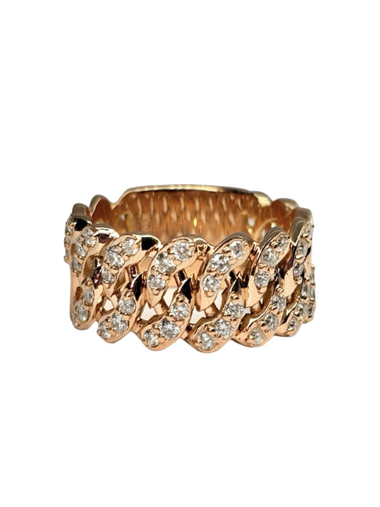 Bague en or rose 18K (750‰) sertie de diamants totalisant 0,60 carat. Son design raffiné met en valeur l'éclat des diamants et la douceur de l'or rose, offrant un bijou élégant et intemporel. Idéale comme bague de fiançailles, cadeau d'anniversaire ou bijou du quotidien, elle apporte une touche de sophistication à chaque tenue. Cette création joaillière allie savoir-faire, qualité et brillance pour sublimer chaque moment précieux.