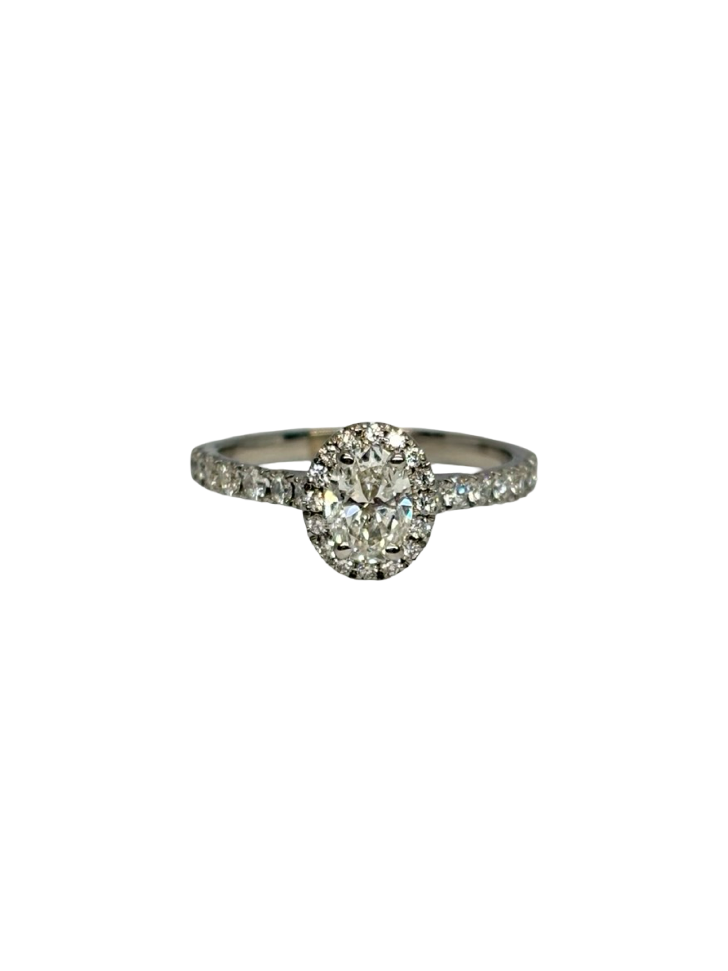 Bague solitaire en or blanc 18K ornée d’un diamant de 0,80 carat. Cette bague en or blanc 18 carats met en valeur un diamant central de 0,80 ct, idéal pour une demande en mariage, des fiançailles ou une occasion particulière. Son design intemporel et élégant sublime la pierre précieuse et apporte une touche de raffinement. Une bague solitaire en diamant délicate et lumineuse, parfaite pour celles qui recherchent un bijou classique et sophistiqué.