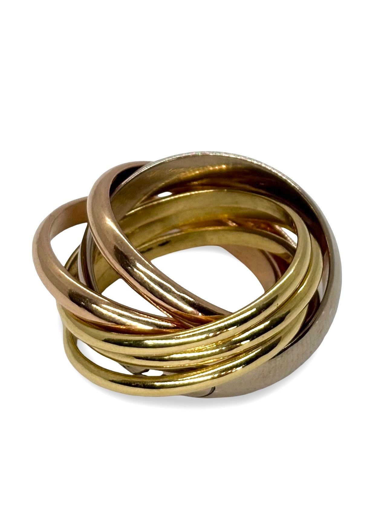Icône de l'élégance intemporelle, la bague Trinity Cartier 6 anneaux se distingue par l’harmonie de ses trois ors : jaune, blanc et rose. Ce modèle unique revisite le classique avec six anneaux entrelacés, symbole d’unité et d’amour éternel. Conçue par Cartier, maison de haute joaillerie, cette création raffinée séduit par son design emblématique et son éclat inimitable.