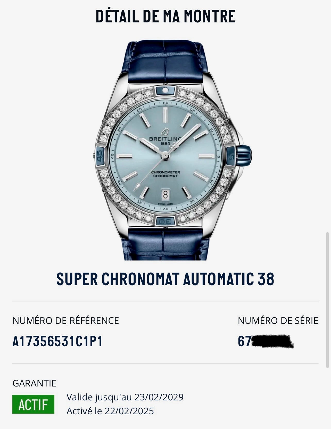 Montre Breitling Chronomat A17356531C1P1 en acier avec cadran bleu et bracelet en cuir de crocodile bleu. Modèle automatique avec réserve de marche de 38h, étanche 10 ATM et verre saphir. Édition diamantée élégante, idéale pour collectionneurs. Style luxueux et finition raffinée, état d’occasion très bon. Sans coffret ni papiers d’origine. 