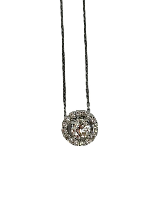 Collier en or blanc 18K serti de diamants totalisant 0,70 ct, alliant élégance et éclat intemporel. Ce bijou raffiné met en valeur la brillance naturelle des diamants grâce à une monture en or blanc 750‰ au design délicat. Idéal pour une occasion spéciale ou pour sublimer une tenue au quotidien, ce collier en or blanc 18 carats s'accorde avec tous les styles et constitue un cadeau précieux à offrir ou à s'offrir.