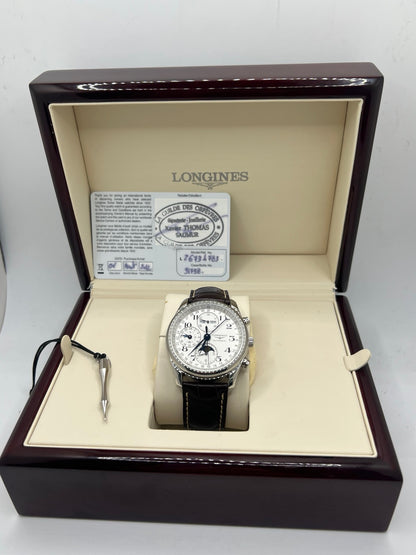 Découvrez cette Longines Master Collection de 2012, un modèle emblématique alliant tradition horlogère et raffinement contemporain. Livrée en full set, avec sa boîte, ses papiers et tous les accessoires d’origine, cette pièce est idéale pour les collectionneurs exigeants et les amateurs de montres suisses authentiques. Une montre classique et intemporelle, parfaite pour enrichir toute collection d’élégance.