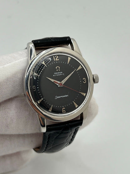 Plongez dans l’univers de l’horlogerie d’exception avec l’Omega Seamaster Automatic, une montre emblématique alliant élégance et performance. Dotée d’un mouvement automatique de haute précision, elle incarne le savoir-faire légendaire d’Omega. Conçue pour les amateurs de montres de luxe et de plongée, elle séduit par son design intemporel et sa robustesse. Un garde-temps idéal pour accompagner toutes vos aventures.